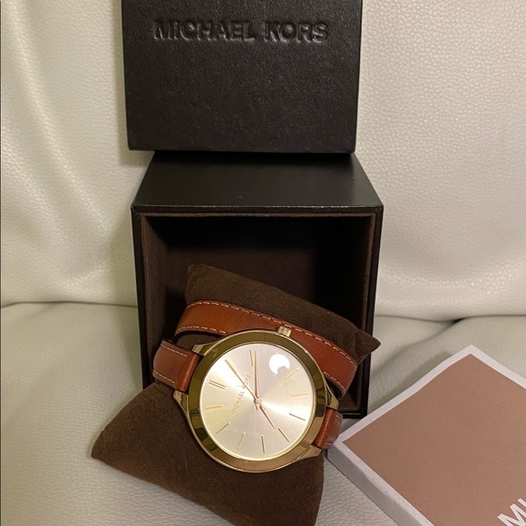 Michael Kors 💯 Authentic - Picture 7 of 13